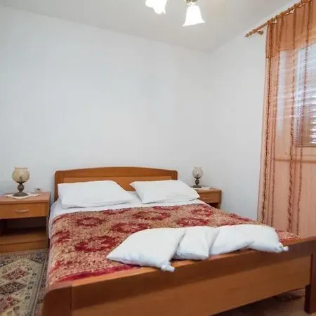 Longo Apartman *